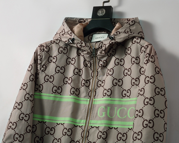 ブランドジャケット側面デザイン